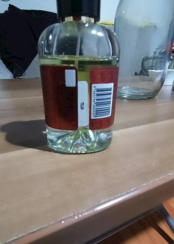 Kadın Parfümü Şişesi