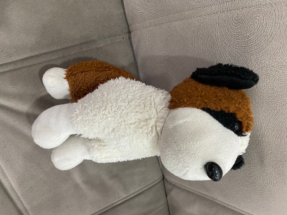 Kahverengi ve Beyaz Peluş Köpek Oyuncak - Görsel 2