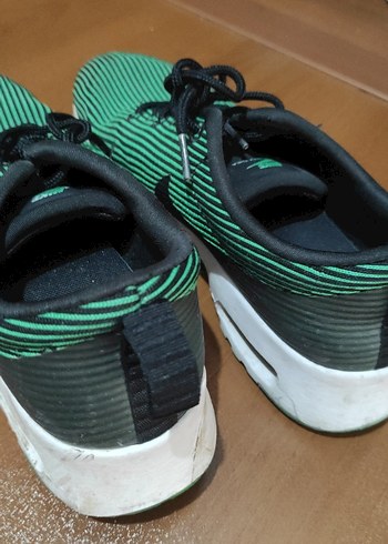 38,5 Beden Nike Yeşil Çizgili Spor Kadın Sneaker