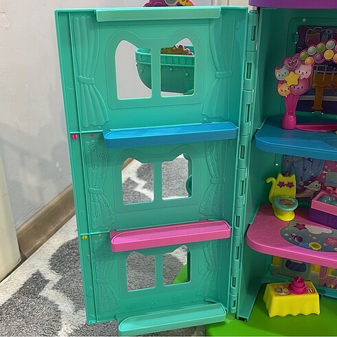 Gabby?s Dollhouse Festival Evi