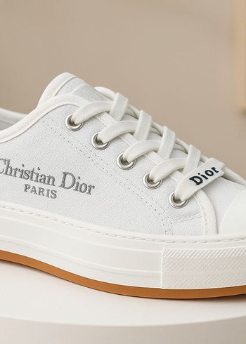 38 Beden beyaz Renk Christian Dior