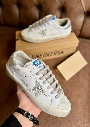 Beyaz Bağcıklı Kadın Sneakers
