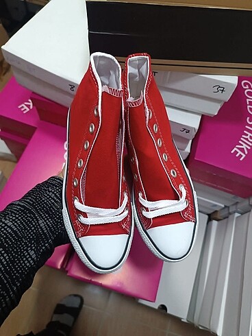 39 Beden kırmızı Renk Converse