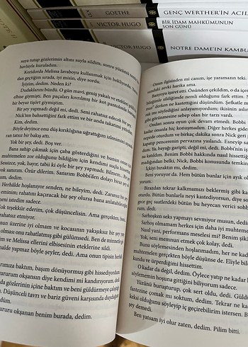 Beden Renk Arkadaşlarla Sohbetler - Sally Rooney