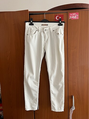 Beyaz pantalon