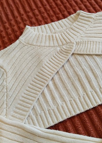 Krem renk,Triko Askılı ve Uzun Kollu crop takım.
S/M uyumlu - Görsel 4