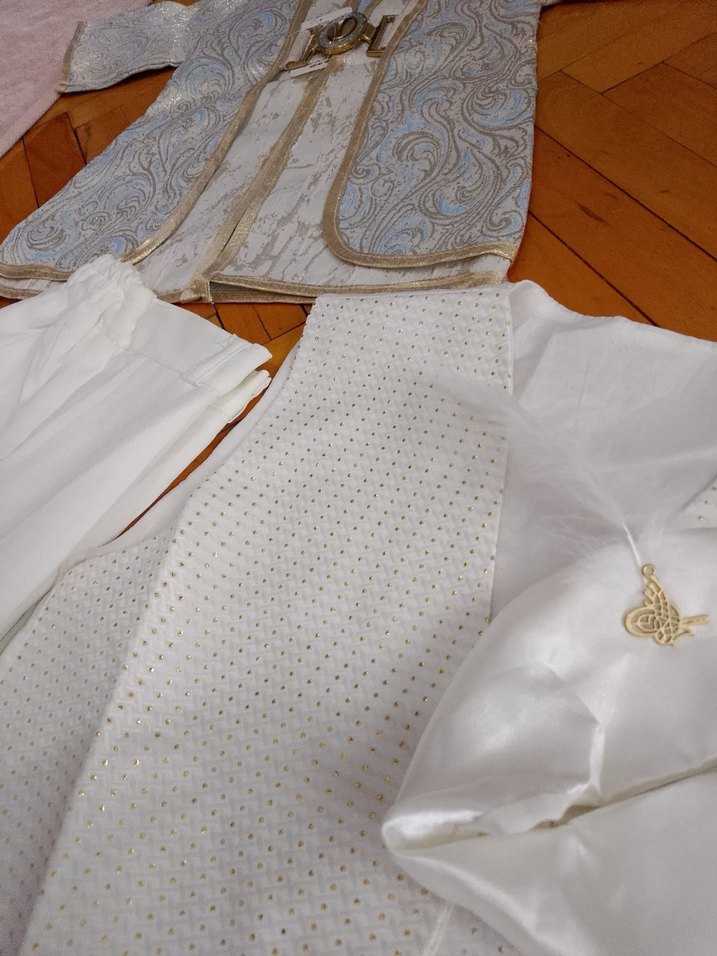 İşlemeli Beyaz Çocuk Takımı - Görsel 5