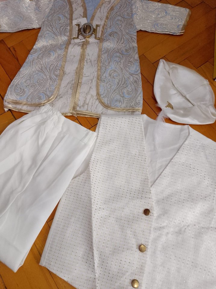 İşlemeli Beyaz Çocuk Takımı - Görsel 3