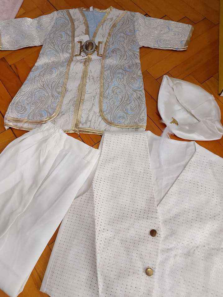 Çocuk Beyaz Nakışlı Klasik Takım - Görsel 2