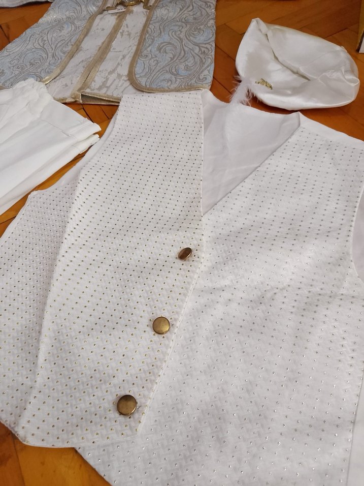 Çocuk Beyaz Nakışlı Klasik Takım - Görsel 4