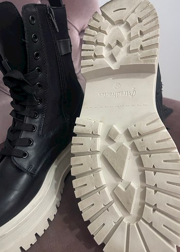 Siyah Bağcıklı Platform Topuklu Kadın Botu - Görsel 2