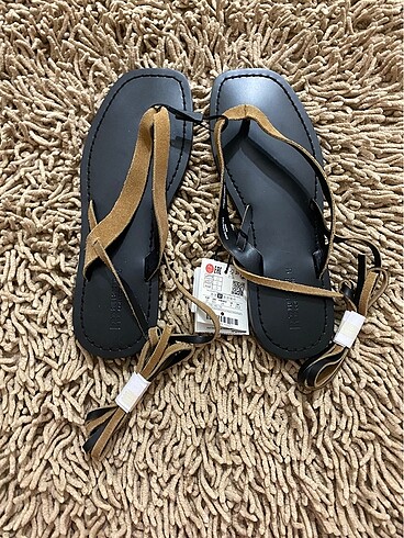 Pull and Bear Pull&Bear süet sandalet