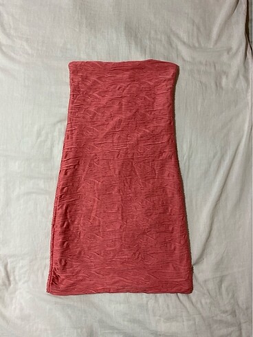 Pembe elbise