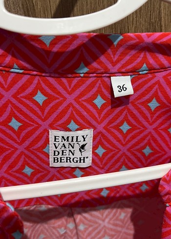 Pembe Desenli V Yakalı Uzun Kollu Kadın Gömlek - Görsel 2