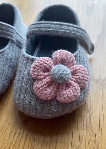Gri Örgü Kız Bebek Ev Ayakkabısı - Görsel 3