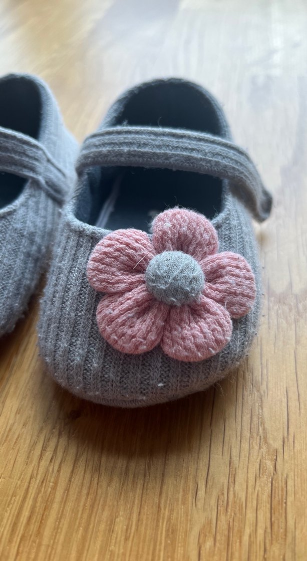 Gri Örgü Kız Bebek Ev Ayakkabısı - Görsel 3