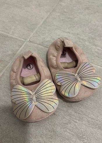 Kelebek Detaylı Pembe Kız Babet