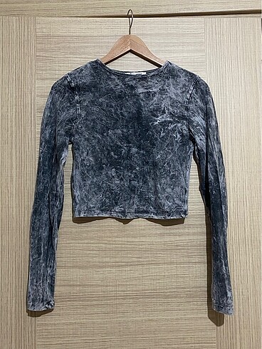 Gri uzun kollu crop