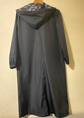 Düğmeli Siyah Uzun Kadın Yağmurluk - Görsel 3