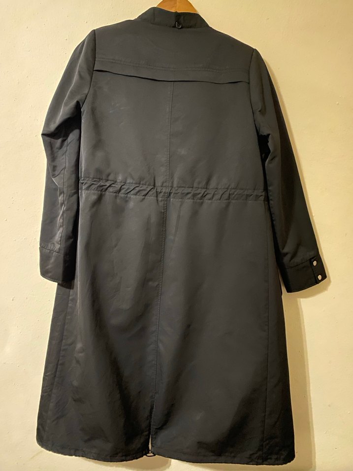 Kadın Siyah Uzun Bel Biyeli Parka - Görsel 3