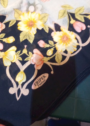 Armine Çiçek Desenli Vintage Kadın Fular