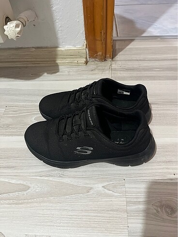 37,5 Beden Skechers ayakkabı günlük