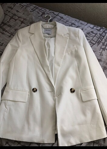 xs Beden beyaz Renk Bershka blazer çeket sıfır giyinmedim