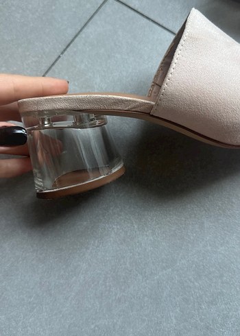 Zara şeffaf topuk terlik - Görsel 3