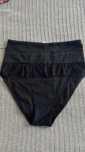 Dagi yüksek bel bikini altı