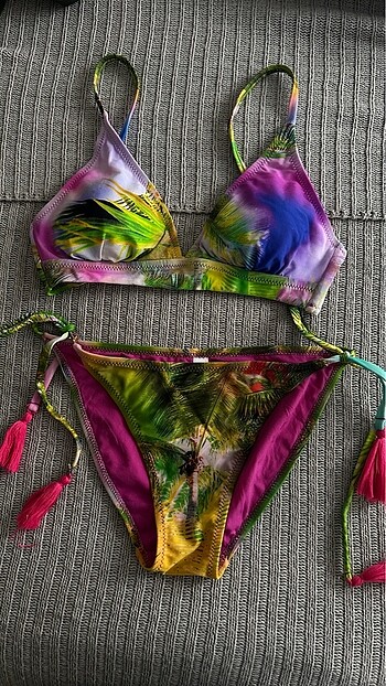 Diğer Dagi bikini takımı