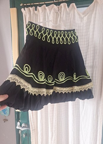 Nakışlı Siyah Midi Etek