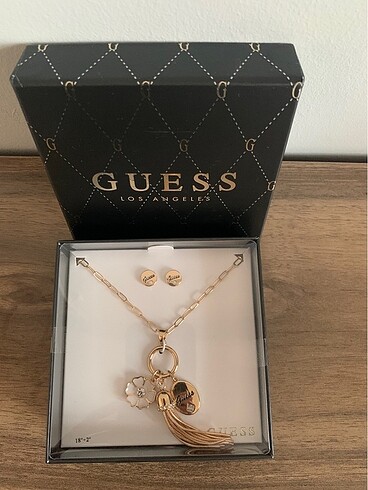  Beden çeşitli Renk Guess kolye&küpe