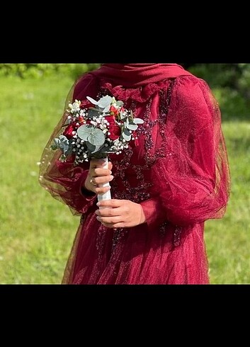 El işlemeli bordo abiye 