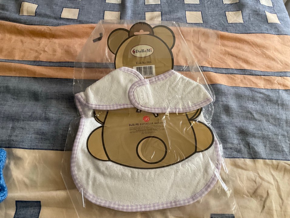 Beyaz Pastel Desenli Bebek Önlüğü - Görsel 2