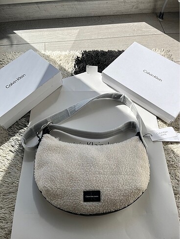 Calvin klein şerpa çanta