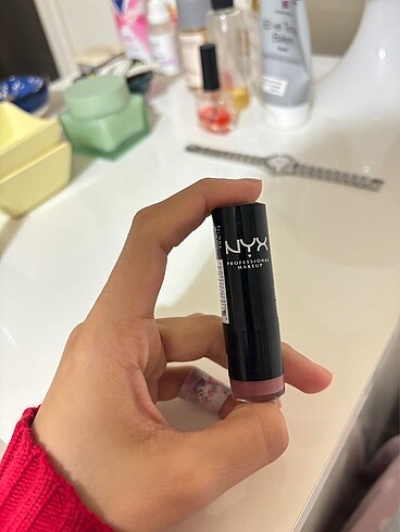 Nyx creamy lipstick