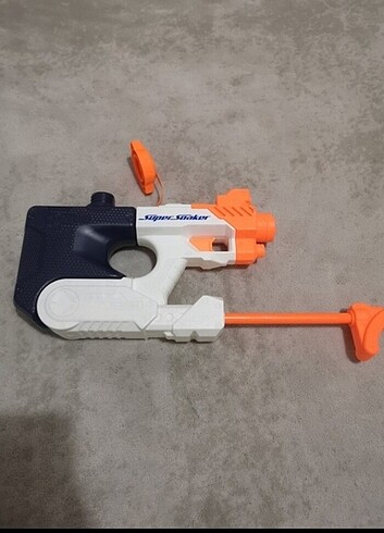 Nerf +su tabancası 