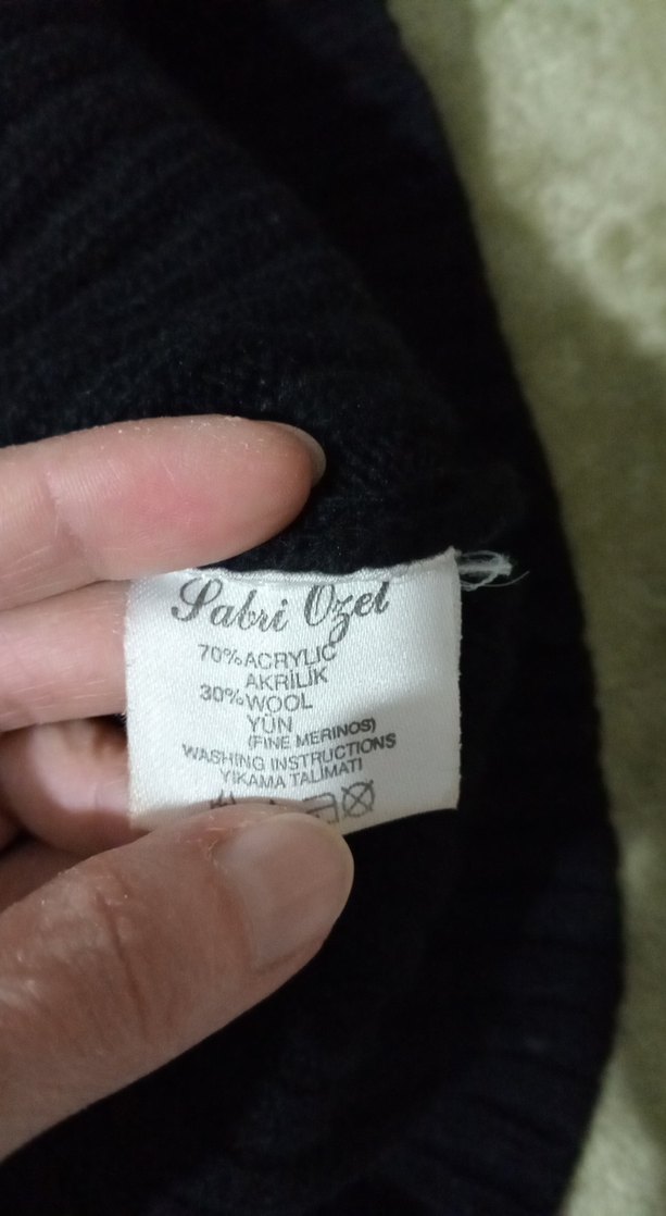 Kürk Detaylı Siyah Boğazlı Kolsuz Triko - Görsel 4