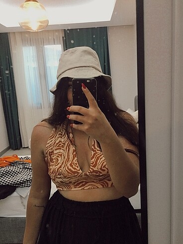 Sırtı açık bağlamalı crop