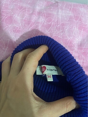 m Beden Oversize kesim boğazlı yarım kazak