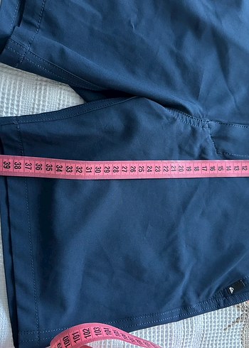 Düğmeli Lacivert bayan şort - Görsel 3