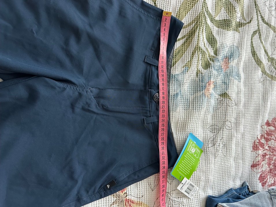 Düğmeli Lacivert bayan  şort - Görsel 2