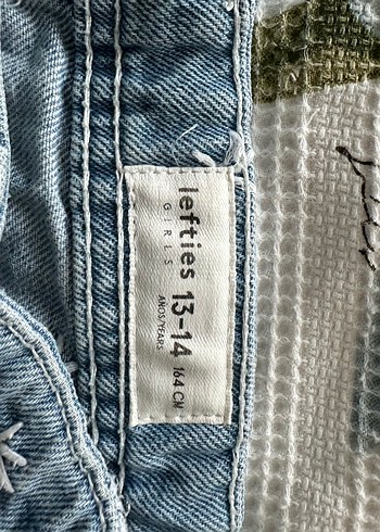 Nakışlı Düğmeli Mavi Mini Kot Şort - Görsel 2