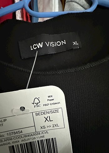 Siyah Drapeli Kısa Kollu - Görsel 2