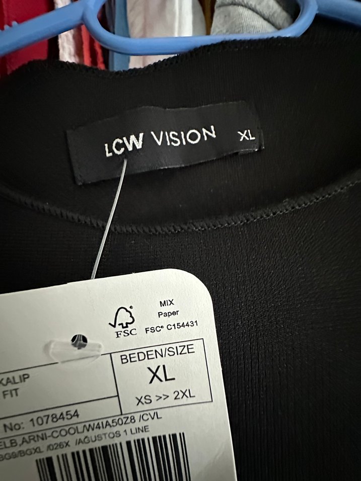 Siyah Drapeli Kısa Kollu - Görsel 2