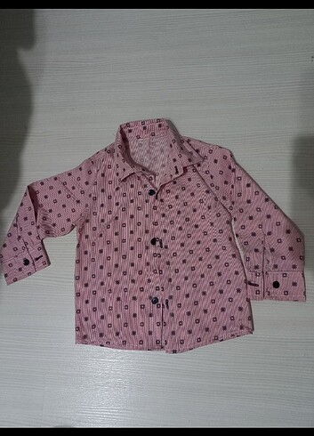 Erkek çocuk pembe gömlek