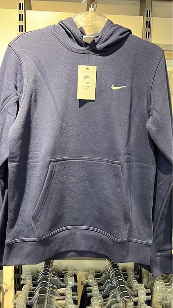 Nike üst