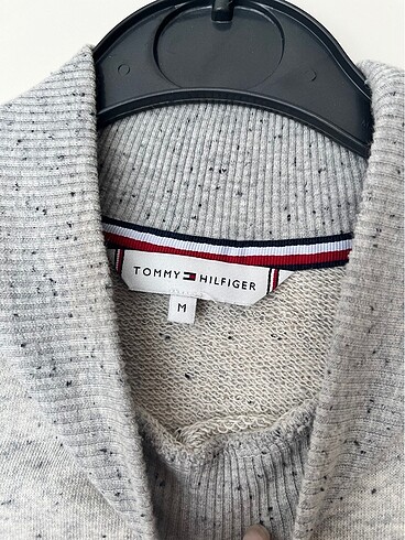 m Beden Tommy hilfiger sweatshirt