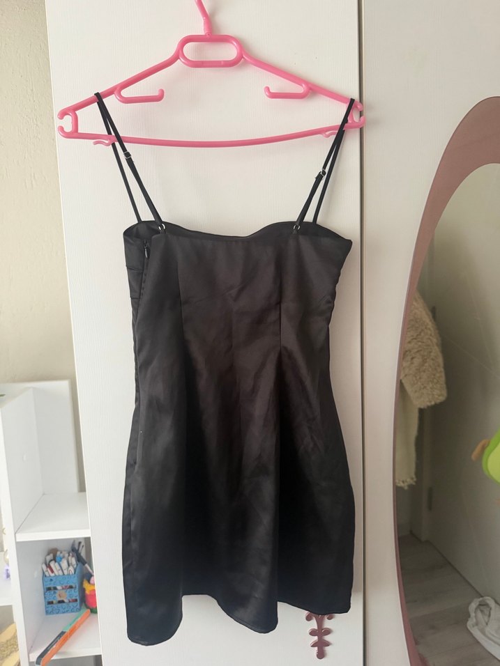 Siyah İnce Askılı Midi Elbise - Görsel 4