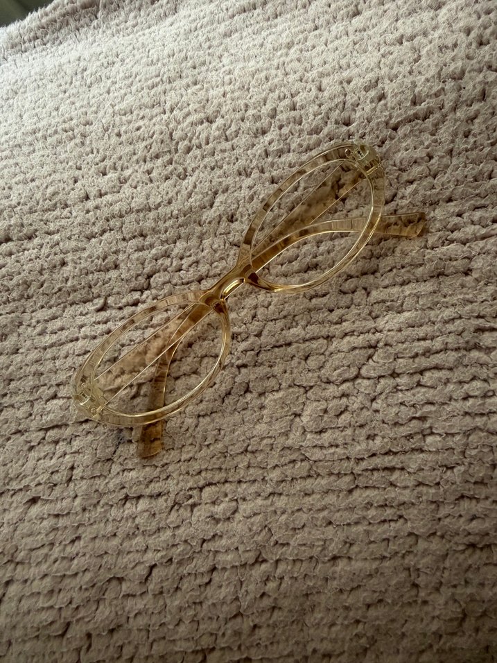 Bej Transparan Kadın Gözlüğü - Görsel 3